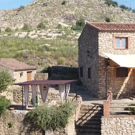 Detached 4 Bedroom With Pool