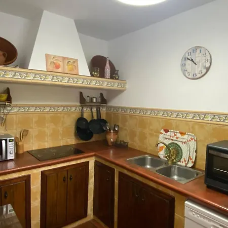 Detached 4 Bedroom With Pool Alojamento de Turismo Rural